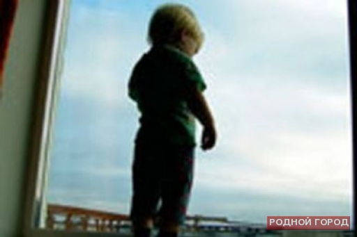 В Волгограде из окна выпал еще один ребенок