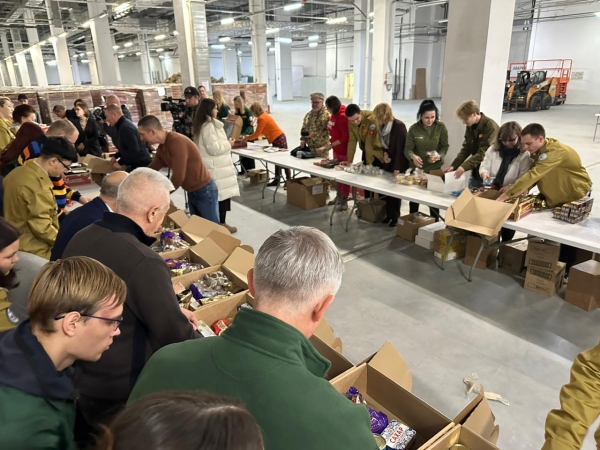 Волгоградцы отправляют новогодние подарки участникам СВО