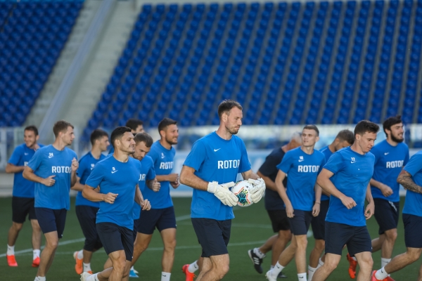 Народная команда «Ротор» готовится к выступлениям в Премьер-лиге