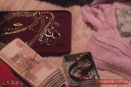 Сотрудница банка в Волгограде обокрала клиентов на миллион рублей