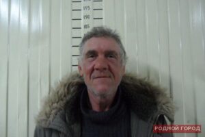 В Волгограде ВИЧ-инфицированный бомж со шприцом грабит офисы займов