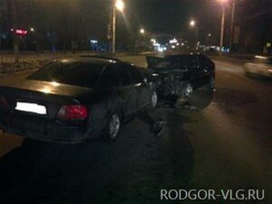 Виновный в аварии водитель бросил автомобиль и сбежал