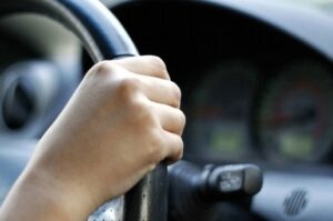 29-летняя пьяная волгоградка угнала авто подруги и устроила ДТП