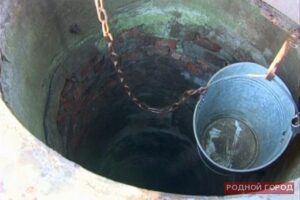 Под Волгоградом пожарные достали из колодца провалившегося мужчину