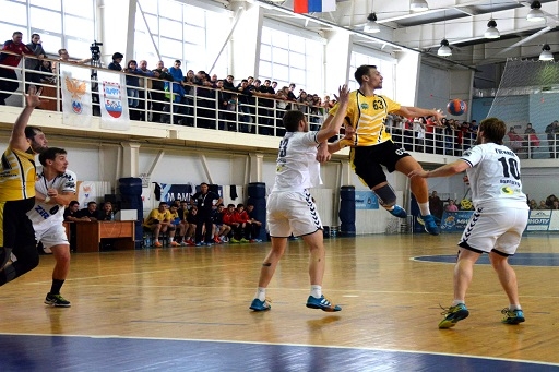 Волгоградский «Каустик» оступился в Саратове