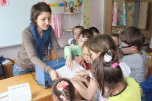 Волгоградского педагога отметили памятным знаком «За верность профессии»