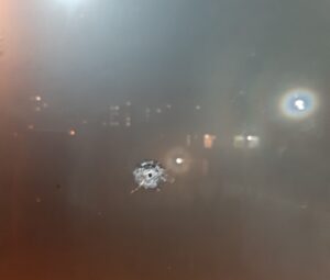 Волгоградка стала свидетелем расстрела собственной квартиры