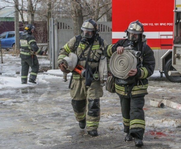 В Волгограде сотрудники МЧС потушили условный пожар в школе