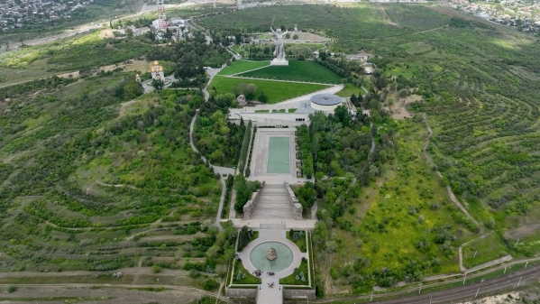 На Мамаевом кургане в Волгограде повторили бои за Сталинград