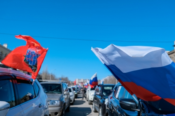В Волгограде состоялся флешмоб в поддержку спецоперации на Украине