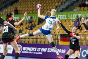 Юные российские гандболистки обыграли сборную Германии