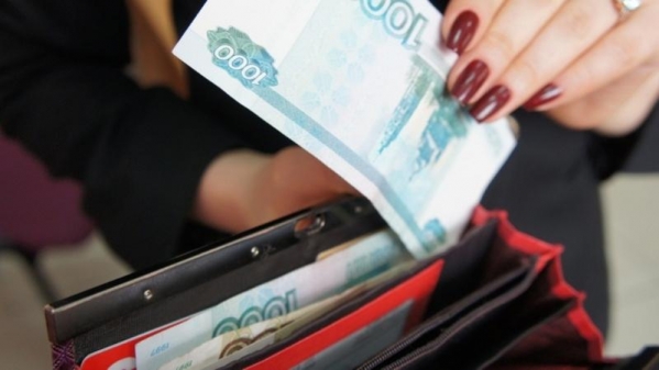 В Михайловке судебный пристав присвоила деньги должников