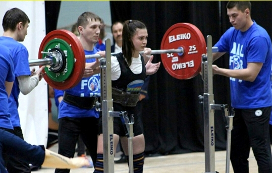Камышинские силачи взяли две медали в Тюмени