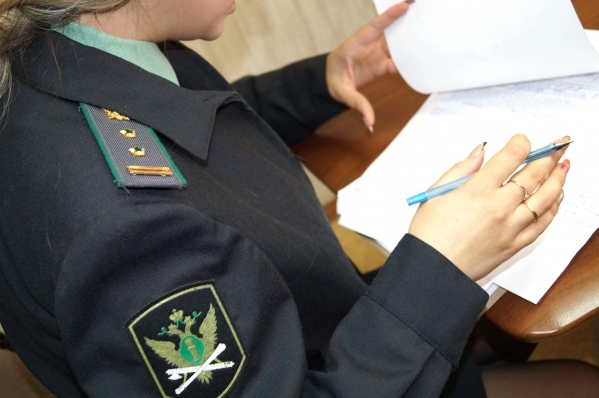 Волгоградцы задолжали своим детям 2,4 млрд рублей