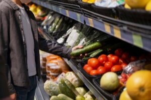 В Волгоградской области выросли цены на молоко, овощи и мясо кур
