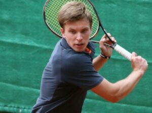 Алексей Ватутин выбыл из турнира в Анталии