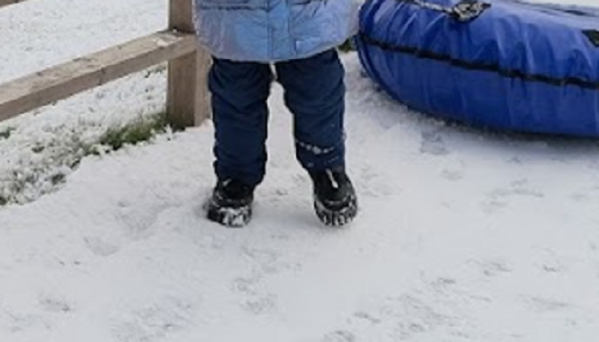 Роспотребнадзор рассказал волгоградцам, как выбрать зимнюю обувь для детей