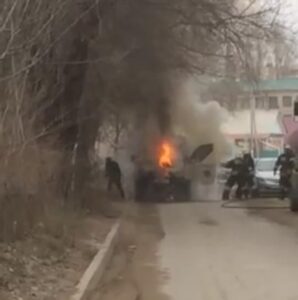 В Волгограде рядом с пожарной частью вспыхнуло авто инкассаторов