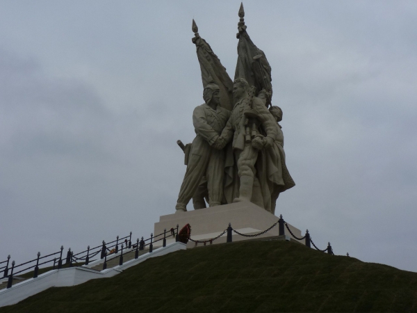 В Волгоградской области привели в порядок монумент «Соединение фронтов»