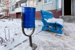 Волгоградцам рассказали, как отучить соседей бросать мусор где попало