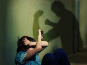 В Волгоградской области отчим избил палкой 8-летнего пасынка