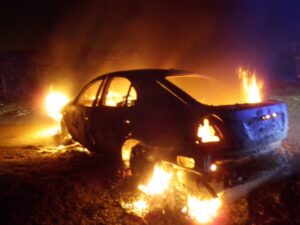 Пироманы в Волжском сожгли Mazda, Mercedes и Mitsubishi