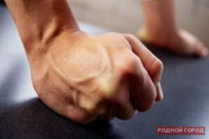 Сотрудник волгоградского наркоконтроля избил 4 человек