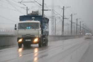 В Кировском районе водитель КамАЗа задавил 82-летнюю женщину-пешехода