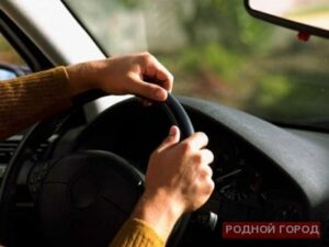 В Волгограде идет под суд компания парней, разбивших кулаками чужую машину