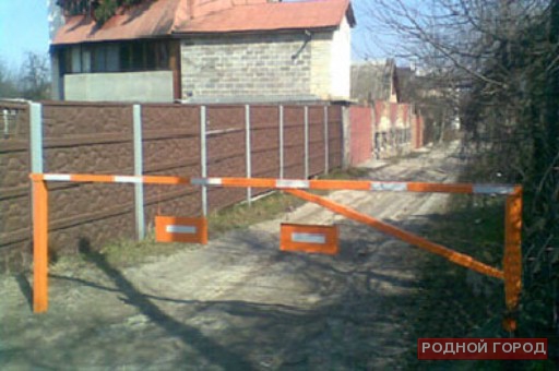 На южной окраине Волгограда шлагбаум убил 48-летнего дачника