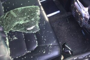 В Урюпинске на глазах врача больницы пытались угнать его иномарку