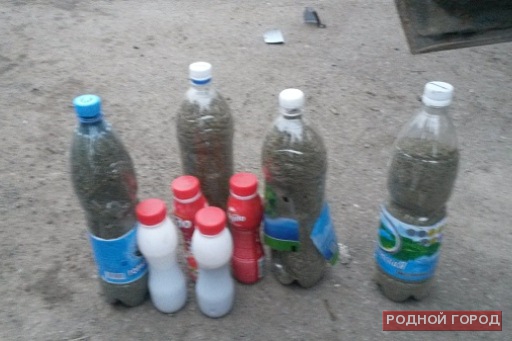 Под Волгоградом задержан 52-летний мужчина с 8 бутылками наркотиков