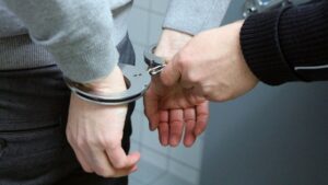 Отец снимал порно с дочерьми-подростками и продавал их как проституток