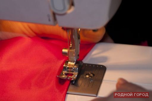 В Волгограде девочка-подросток прошила себе палец иглой машинки