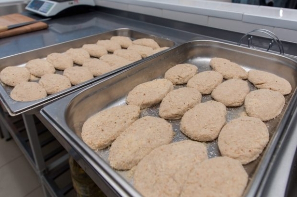 В Волгоградском регионе выявили нарушение в производстве мясных котлет