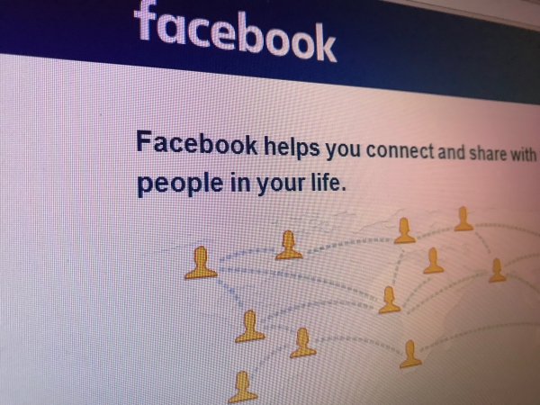 Facebook начал тестировать кнопку «дизлайк»