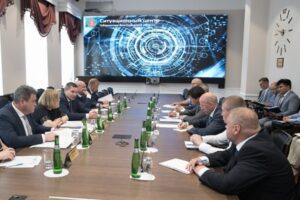 Андрей Бочаров обсудил развитие ЖКХ с Анатолием Гавриленко