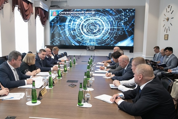 Андрей Бочаров обсудил развитие ЖКХ с Анатолием Гавриленко