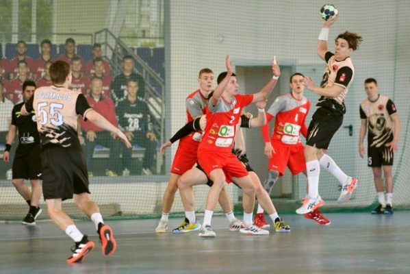 Юные волгоградские гандболисты снова проиграли соперникам из Перми