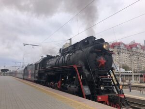 В Волгоград прибыл легендарный поезд с юными туристами из Ставрополя