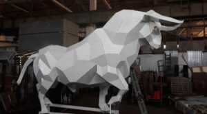 В центре Волгограда появится фигура двухметрового быка