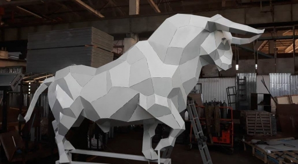 В центре Волгограда появится фигура двухметрового быка