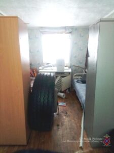 Во Фроловском районе колесо от фуры травмировало фельдшера