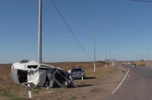 Под Волгоградом «Рено» протаранил столб: погиб 50-летний водитель