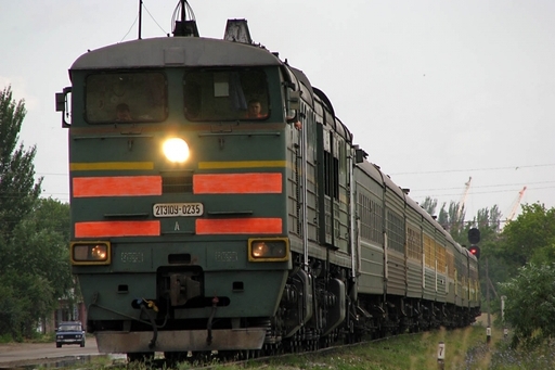На юге Волгограде поезд сбил пьяную женщину