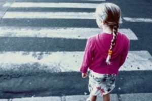 Трое маленьких детей в Волгограде вышли на улицу и потерялись