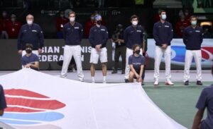 Российские теннисисты вышли в плей-офф Кубка Дэвиса