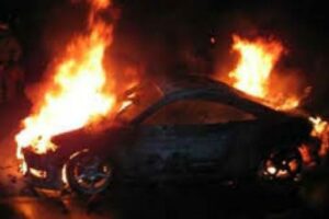 В Дзержинском районе Волгограда неизвестные за ночь подожгли две иномарки