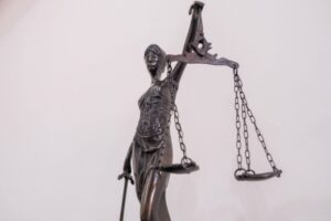 В Волгограде выпавшей из маршрутки пенсионерке выплатят компенсацию