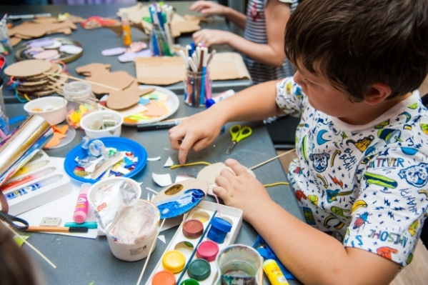 Юные волгоградцы изготовили поделки в честь ЧМ-2018
